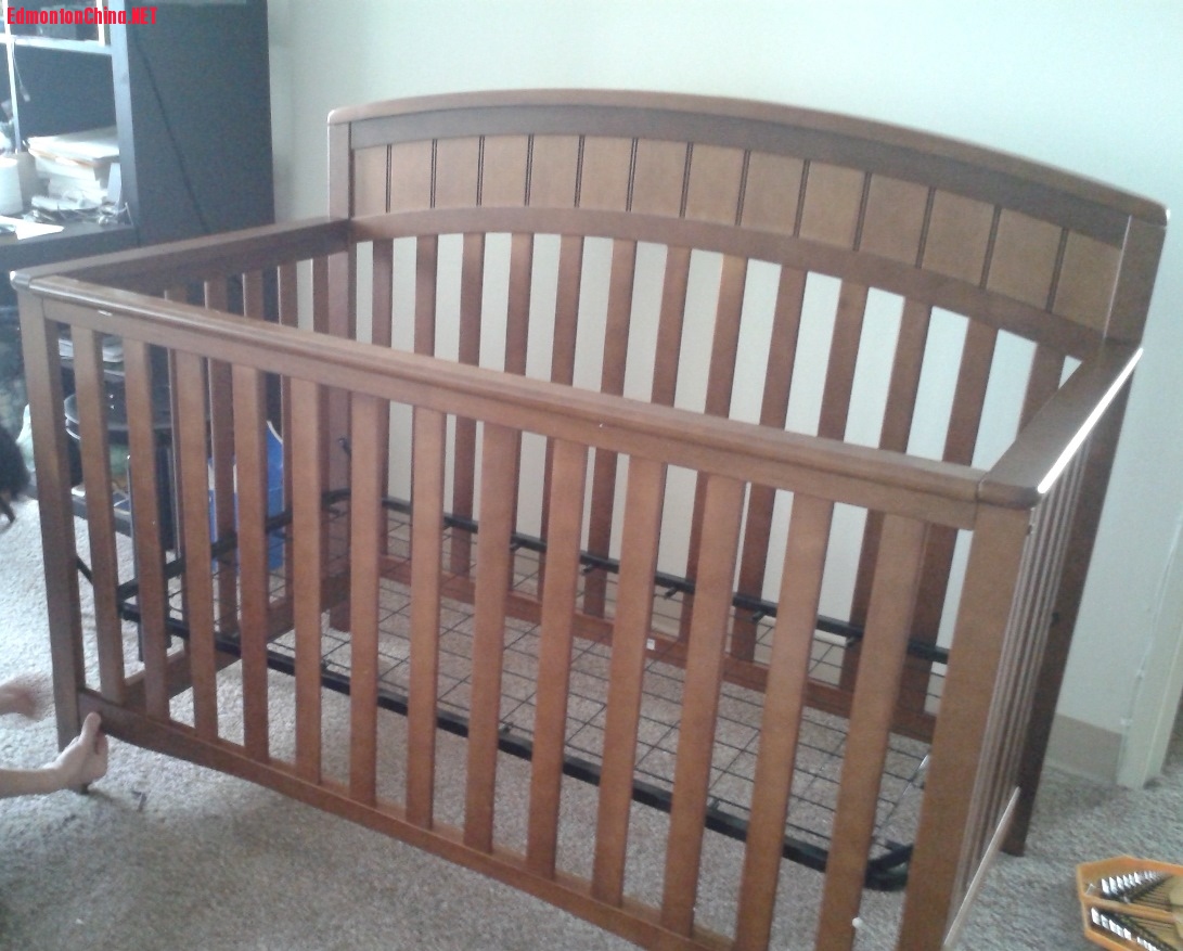 crib1.jpg