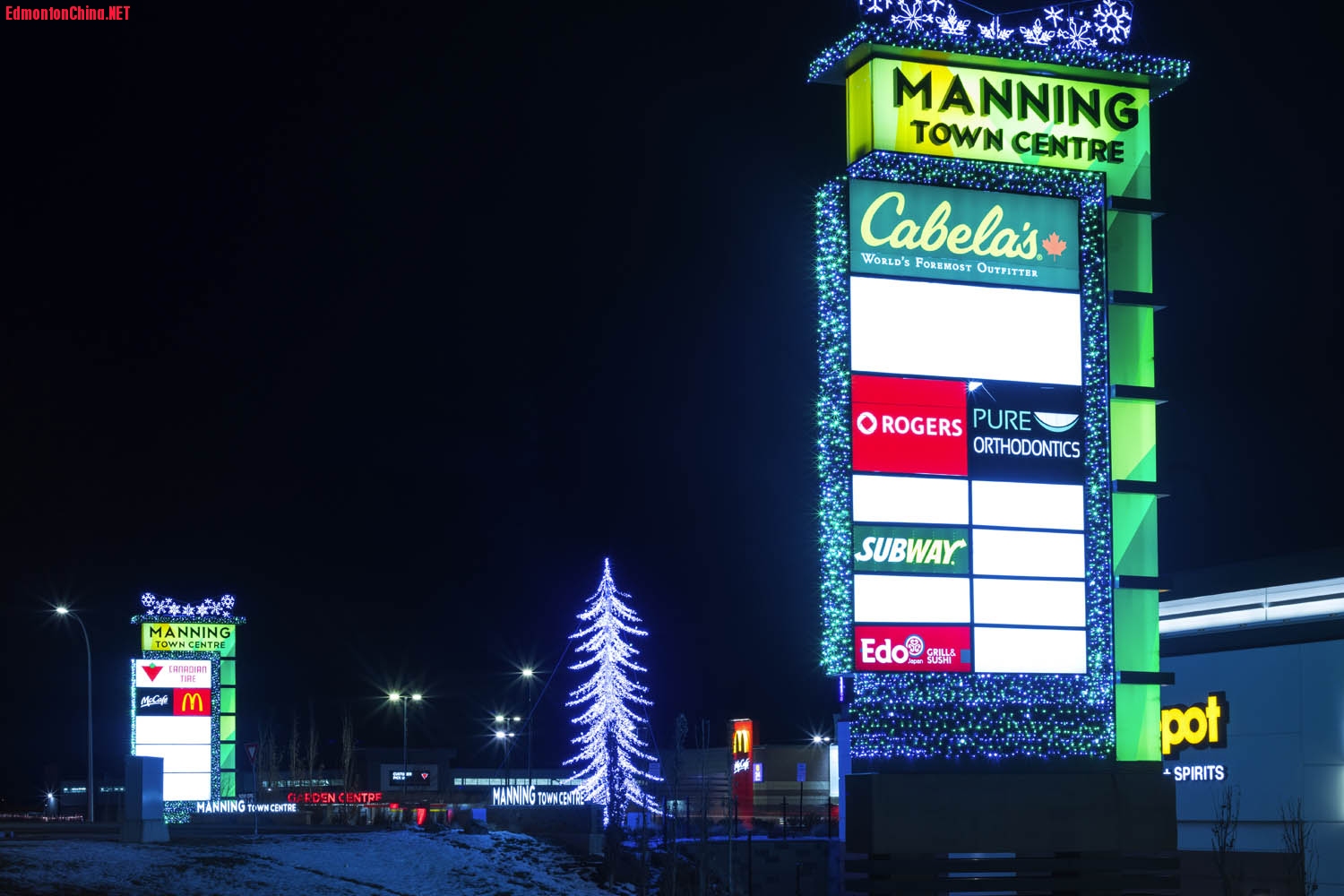 manning-town-centre-pylon-with-trees.jpg