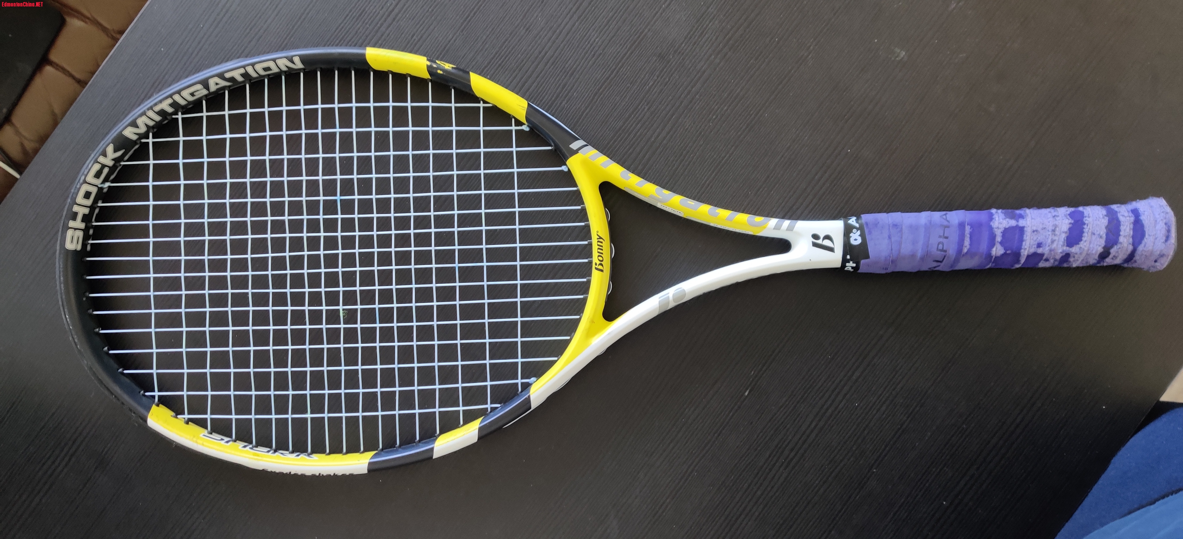 Tennis racket.jpg